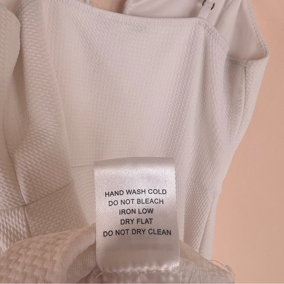 🥀 Women's Haute Monde White Flowy Mini Dress - Picture 9 of 11